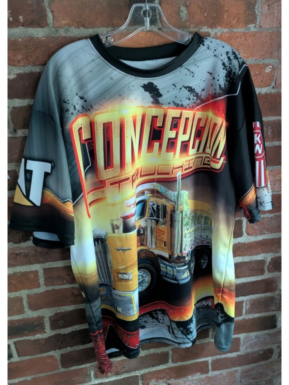 CMM Men's XL T-Shirt Conception Trucking All Over Print Puerto Rico Big Rig